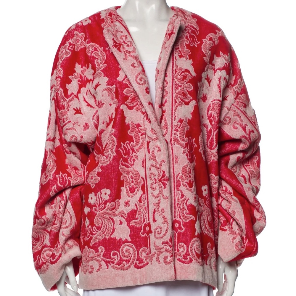 GUCCI Kimono jacket with central button.Floral fantasy. Fashion show 2019